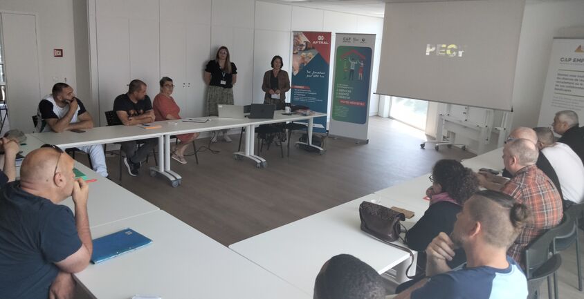 Discours de de la directrice d'Ohé Prométhée Côtes d'Armor, association qui soutien le Cap emploi 22, en compagnie de l'AFTRAL centre de formation auprès des 16 demandeurs d'emploi.